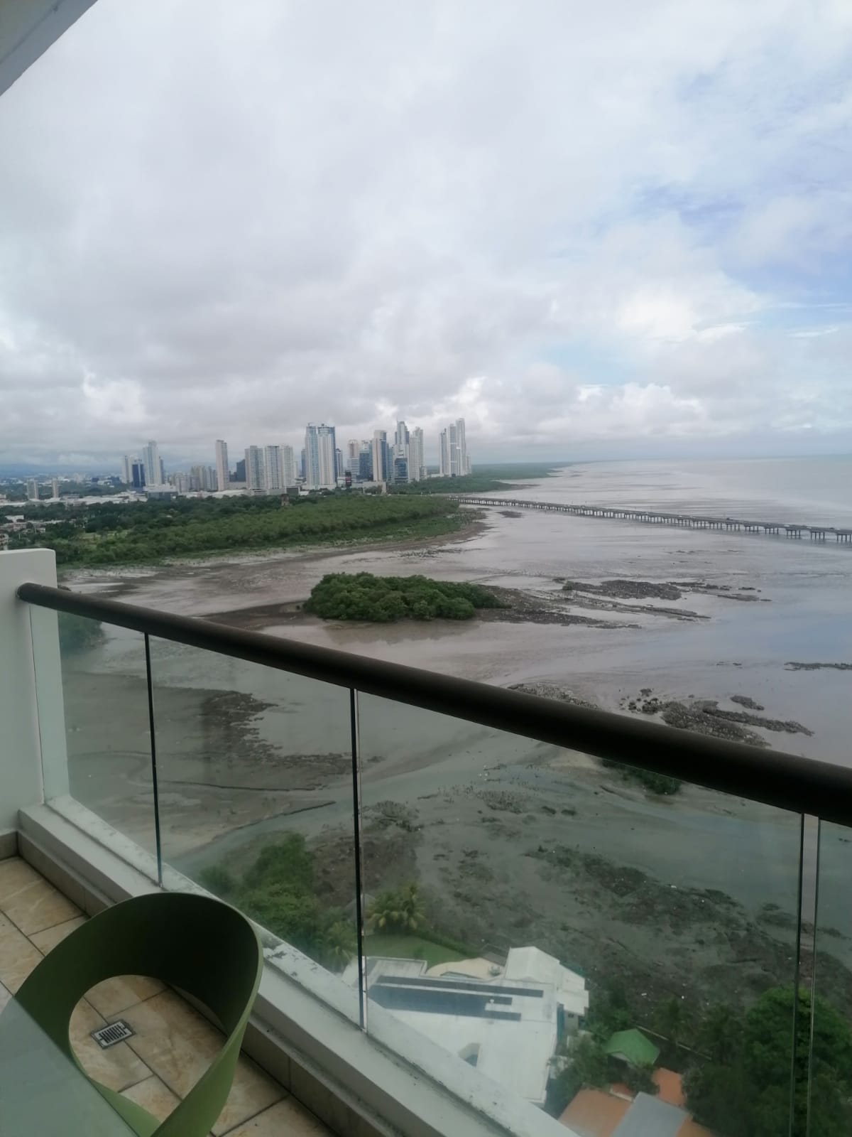Vista panoramica bahia de dia
