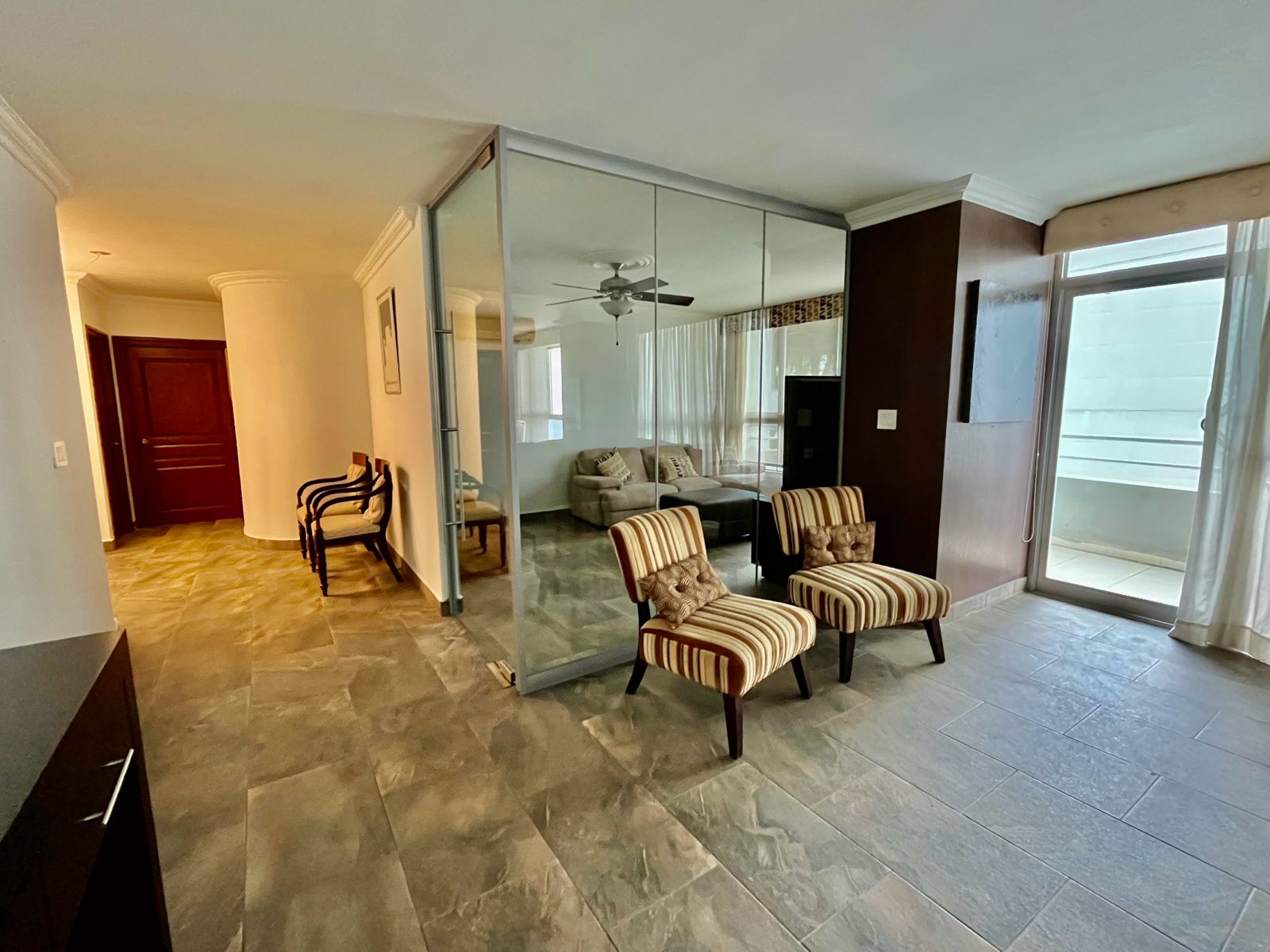 Apartamento PH Miyaki – Obarrio / Vía Argentina